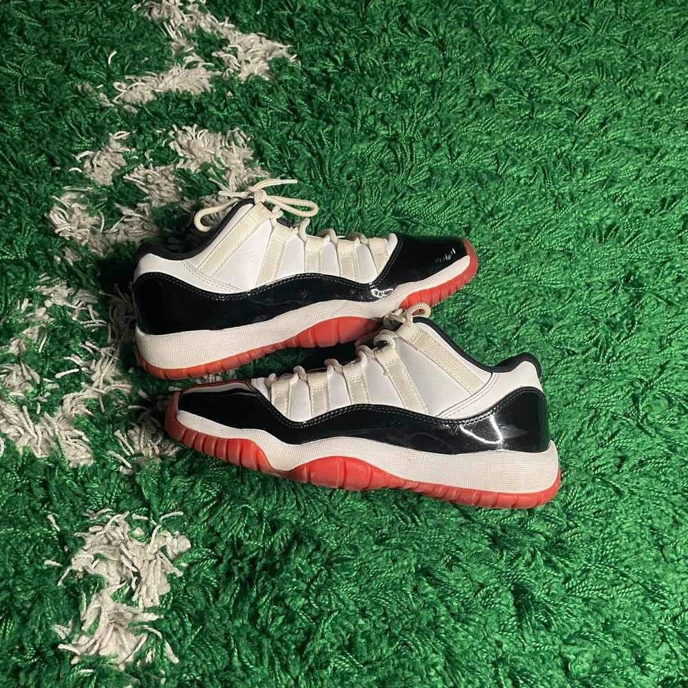 Jordan 11 Retro Low Concord Bred